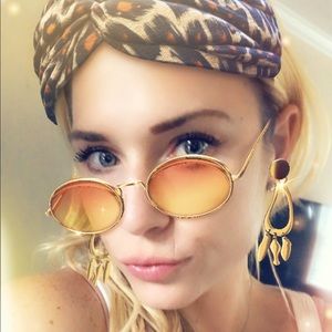 Meet your Posher, Ebear